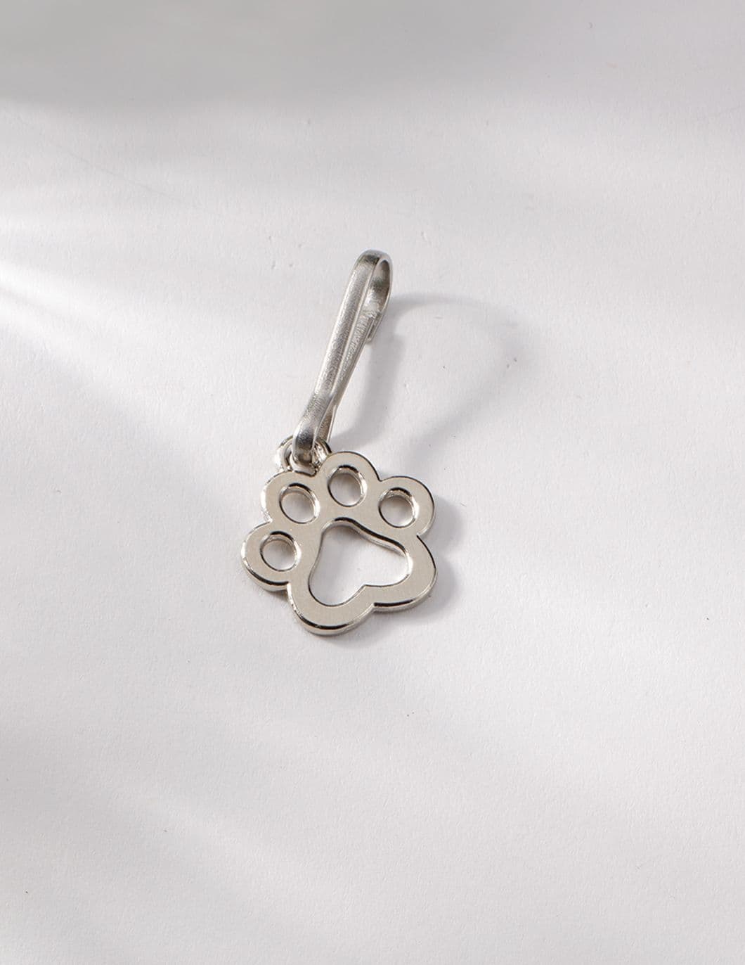 pewter-open-paw-zipper-pull