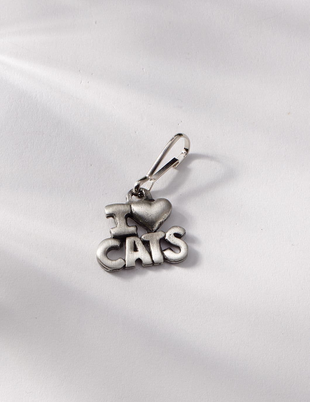 zipper-pull-I-love-cats