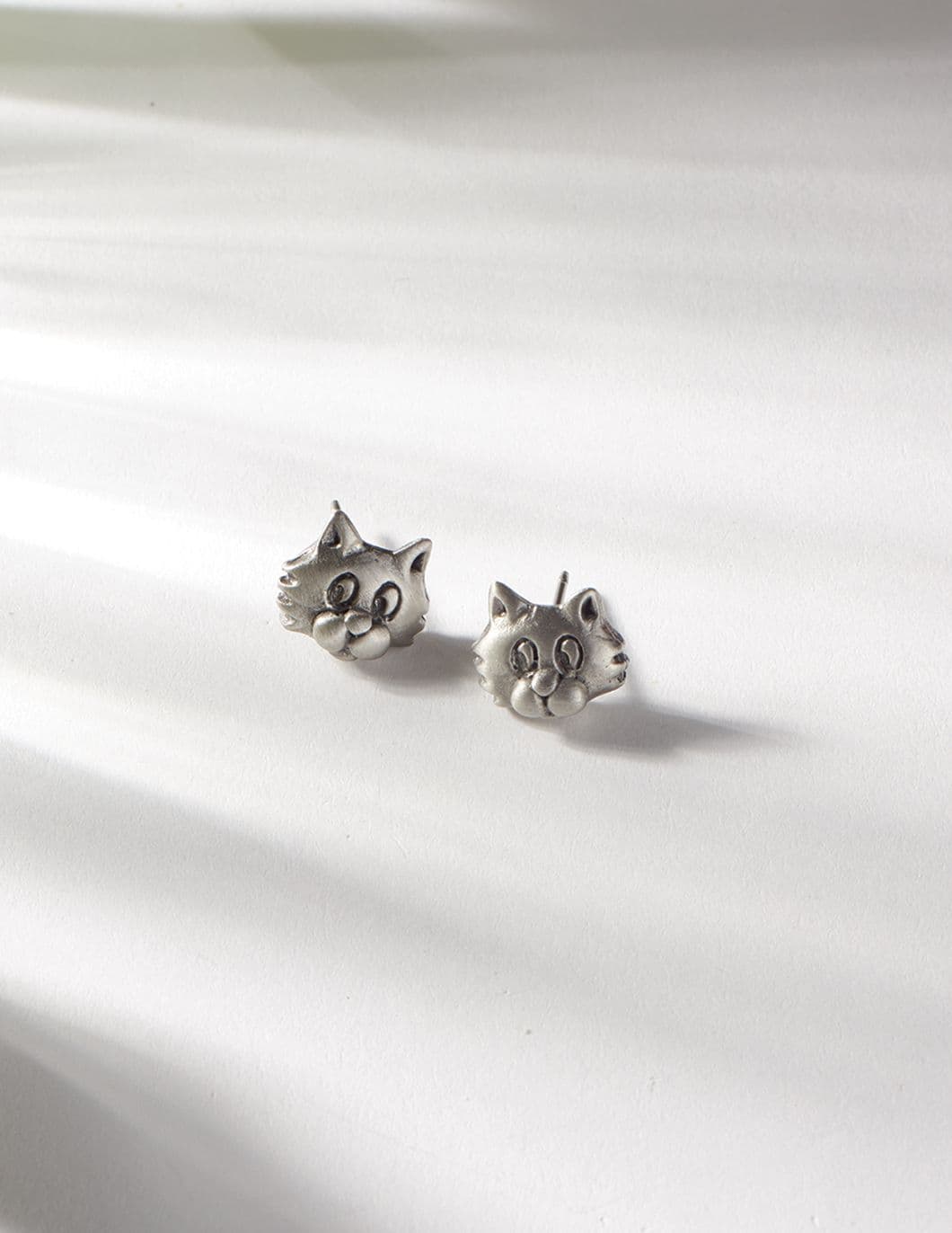 pewter-cat-head-earrings