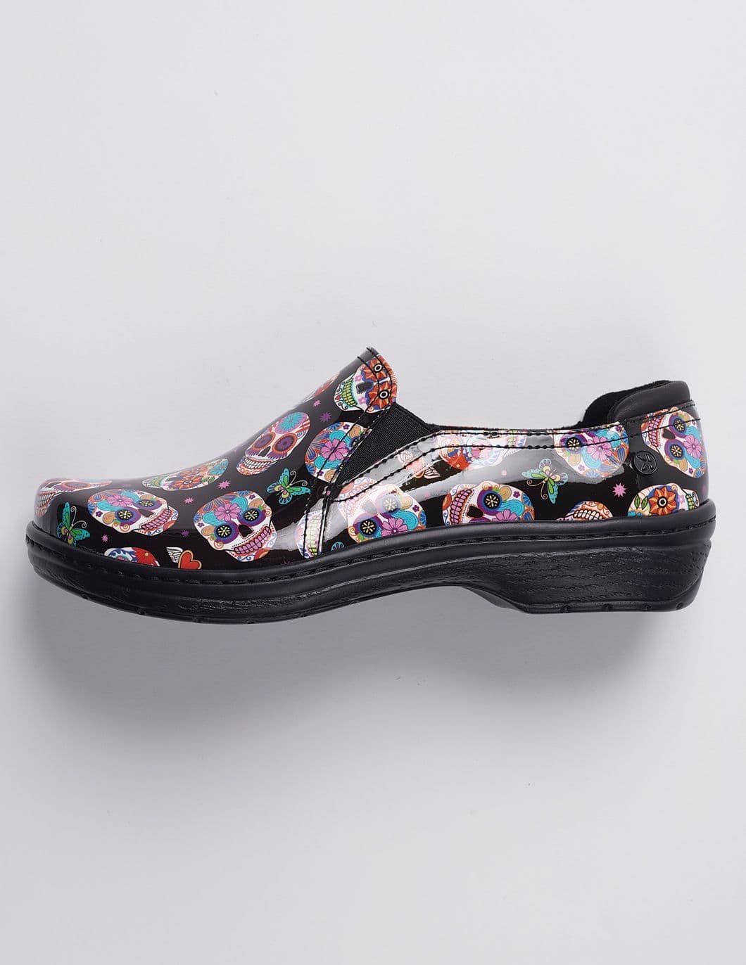 klogs-moxy-clog-candy-skulls-side